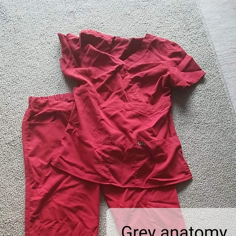 Red scrub set